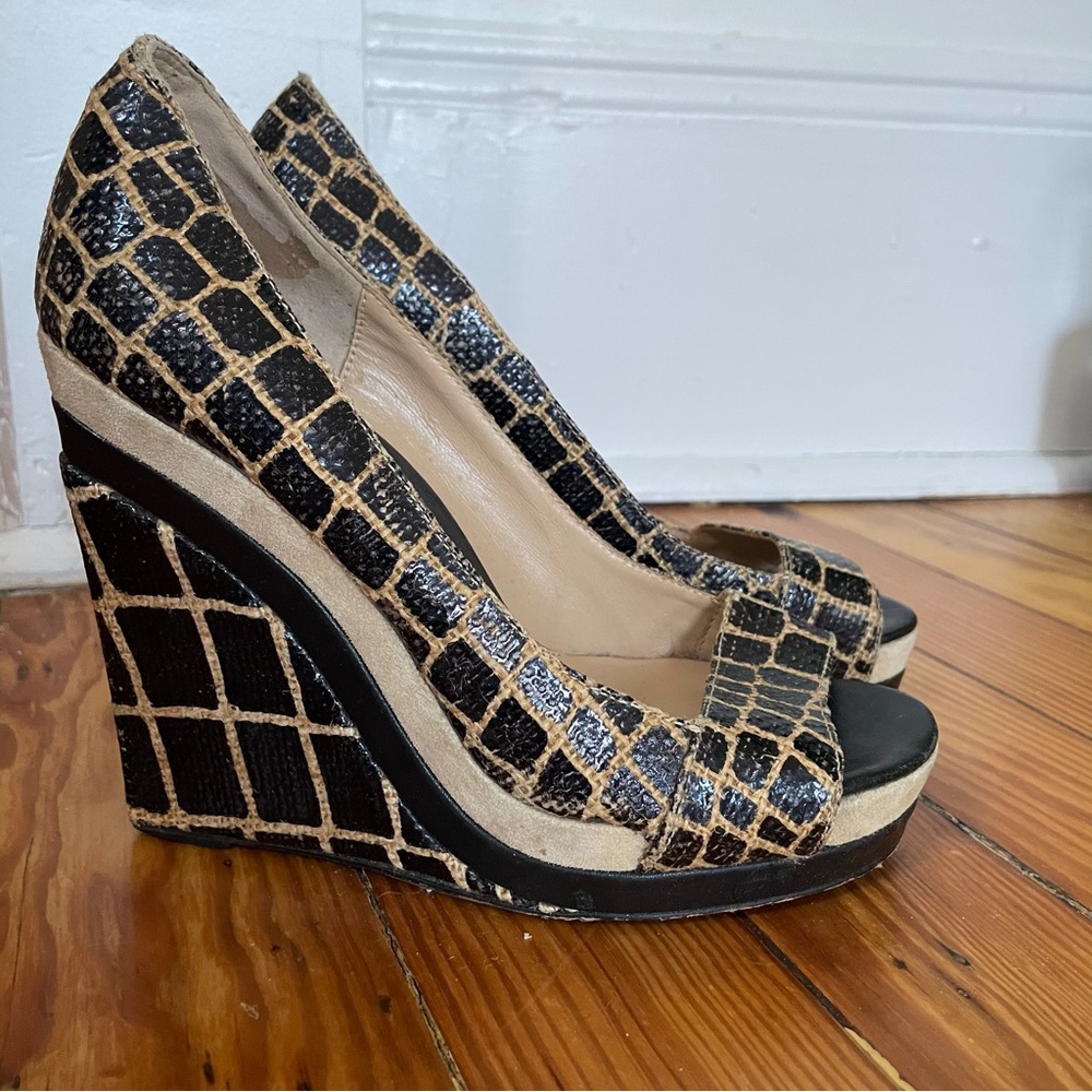 DVF Alligator Printed Burlap & Sude Wedge Platform Heels / SZ: 7